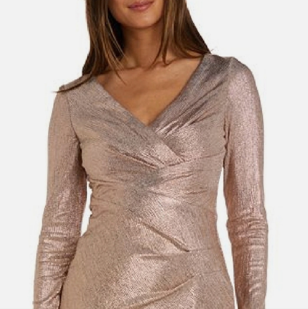 Elegant Metallic Dress - Picture 2 of 8